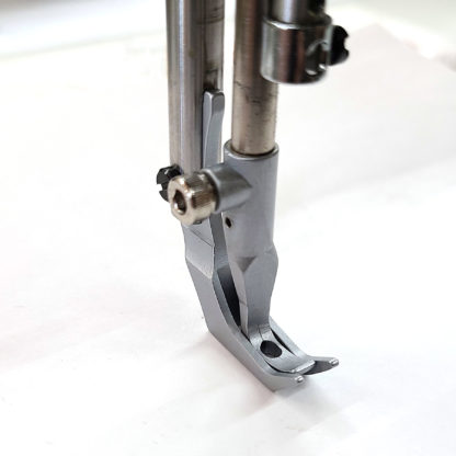 Narrow foot set for compound feed walking foot sewing machine
